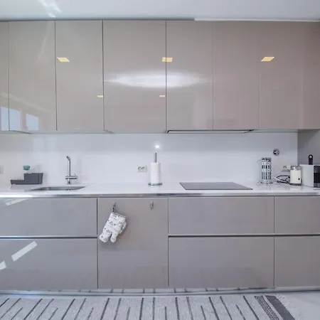 Apartamento Stylish Seaview With Swimming Pool